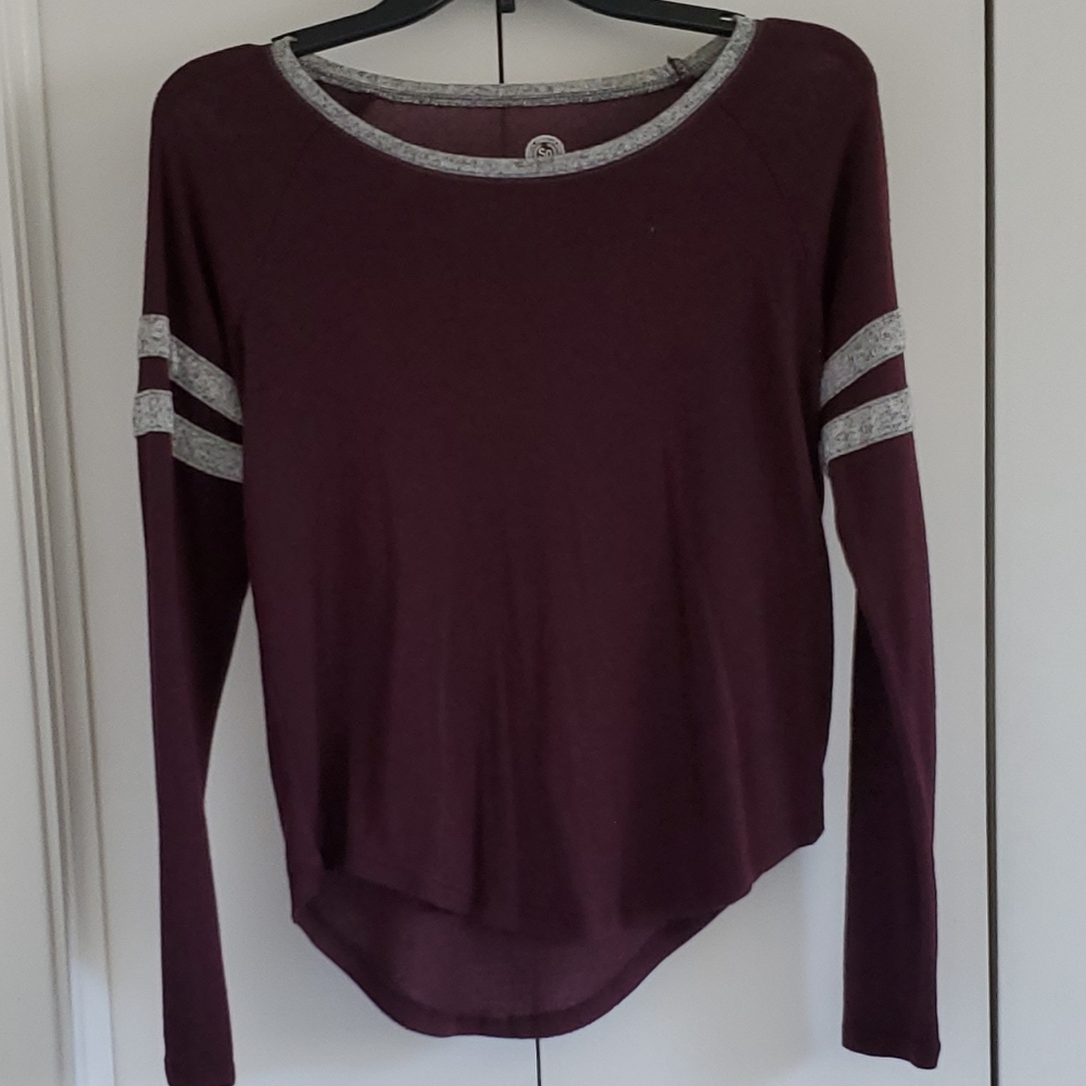 BURGUNDY SO SHIRT